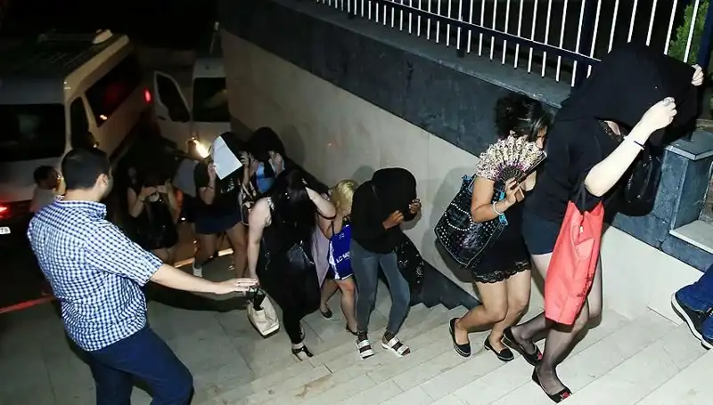 Düzce’de Fuhuş Operasyonunda Şok Gelişme: 5 Zanlı Yakalandı!