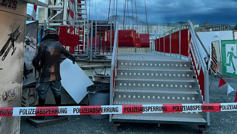 İstanbul’da Dönen Salıncaktan Direğe Çarpma Tehlikesi: İhmalin Sonucu!