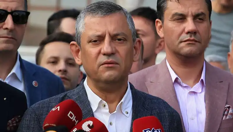 Özgür Özel: "Seçim Sandığını Yok Etmek İstiyorlar, Dikkat!"
