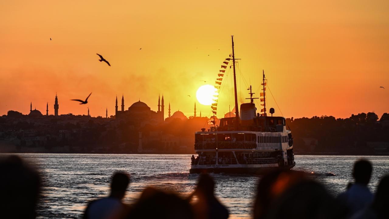 Türkiye Turizm Geliri Rekorunu Yine Kırdı