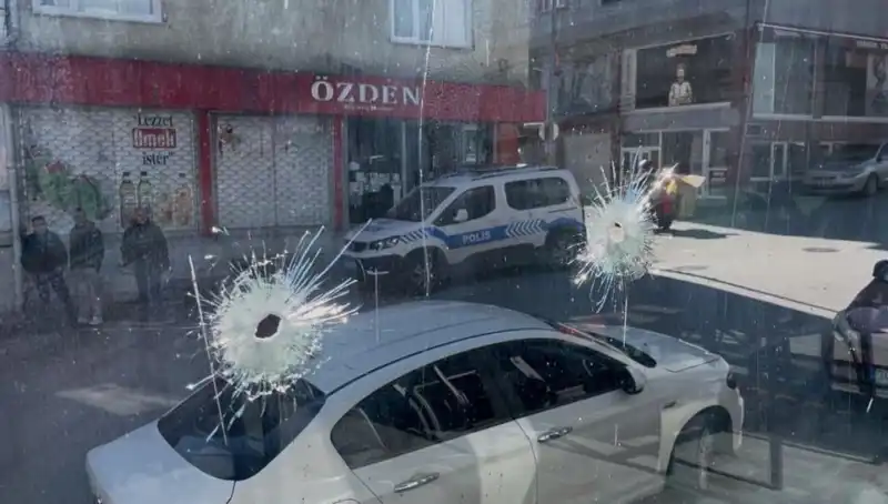 Bursa'da Kıraathane Kurşunlaması: Olayın Ardındaki Sır Perdesi
