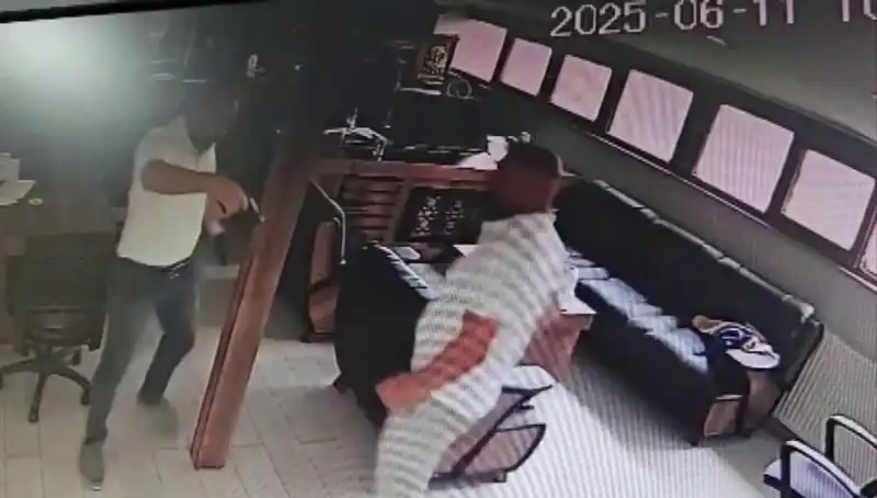 Alacak Verecek Meselesi Kanlı Bitti: Kalfa, İş İnsanını Değersiz Kıldığı Son Gözaltı
