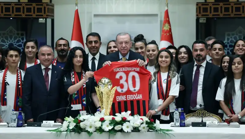 Cumhurbaşkanı Erdoğan, Yüksekovaspor Kadın Futbol Takımı Görüşmesi ile Sporun Sınırlarını Aşmayı Amaçlıyor