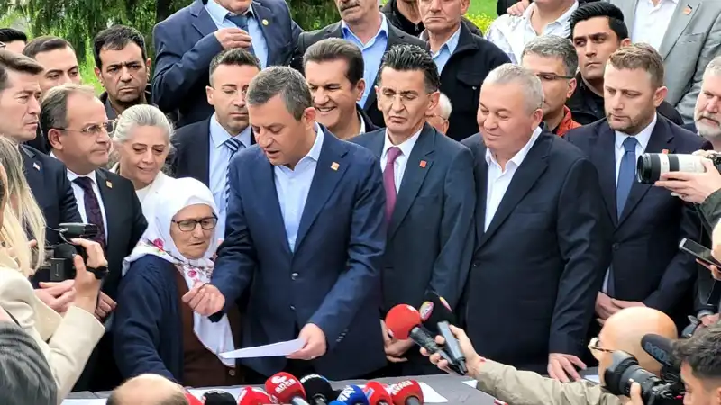CHP, Ekrem İmamoğlu İçin Türkiye Genelinde İmza Kampanyası Başlattı