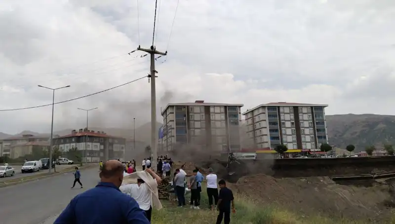 Bitlis’te Doğalgaz Hattında Patlama: Can ve Mal Kaybı Endişesi
