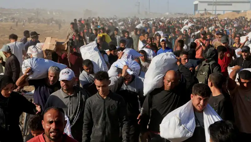 İsrail Ordusu, Han Yunus'taki Kuşatmayı Genişletiyor: 15 Kilometrelik Koridor Açıldı