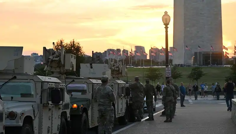 ABD Ordusu gücünü artırarak Chicago'ya yöneliyor