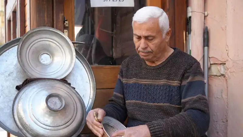 Geçmişin İzleri: Zamana Yenik Düşen Mesleklerin Dramı