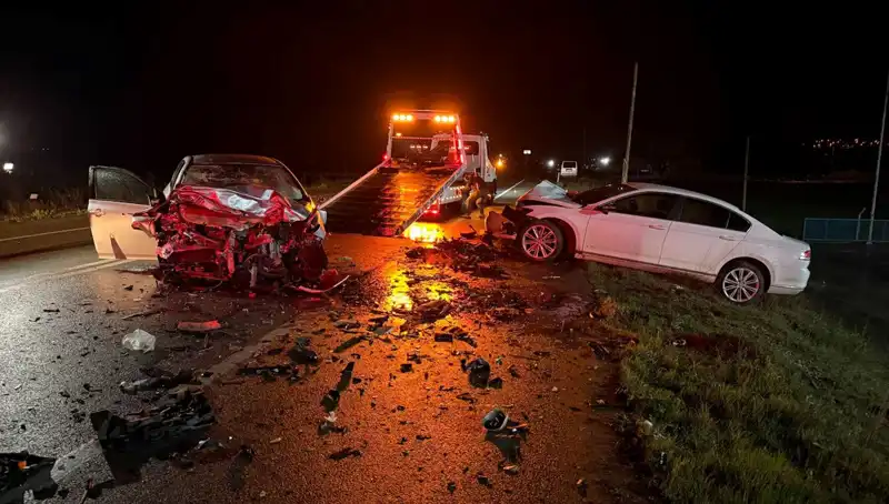 Çanakkale'de Trafik Kazası: 3 Kişi Hayatını Kaybetti, 1 Yaralı